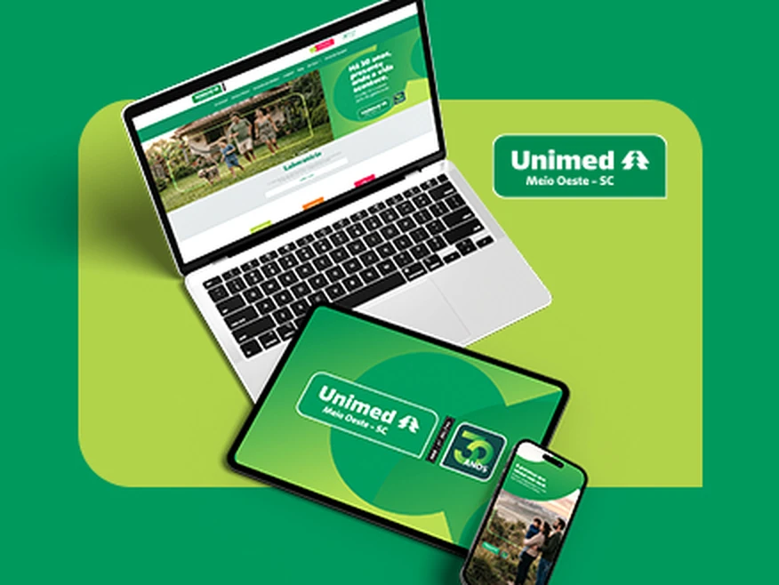 Case Unimed Meio Oeste: site, tablet e celular com a campanha de 30 anos
